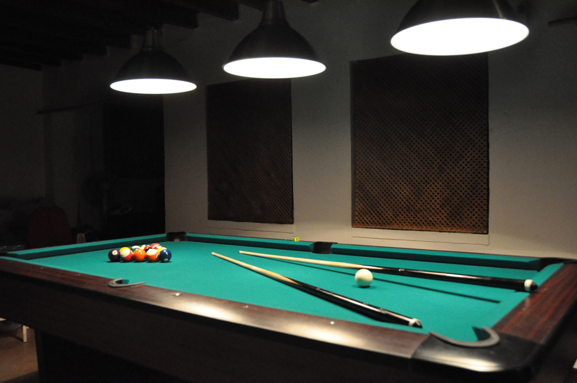 The villa professional pool table in Granada